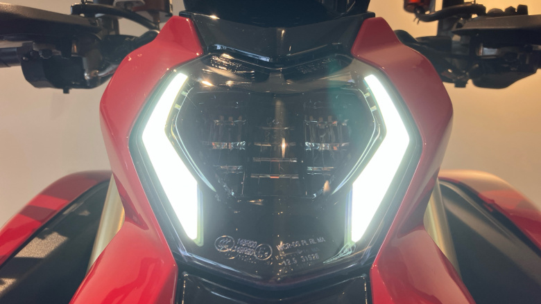 Hypermotard V2 (26MY)